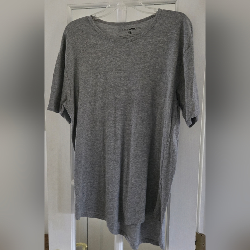 Fashion Nova Mens Gray Short Sleeve Tee Shirt Size Large Lightweight Casual